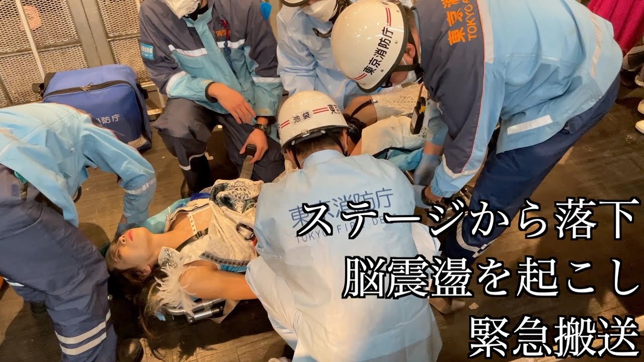 ステージから落下し脳震盪を起こした一部始終。そして残されたメンバーのエモいライブを公開